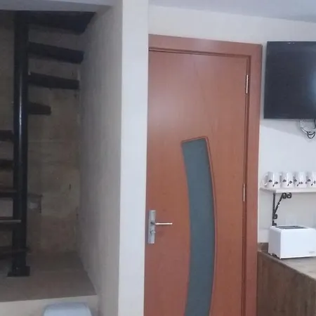 La Grotta 23